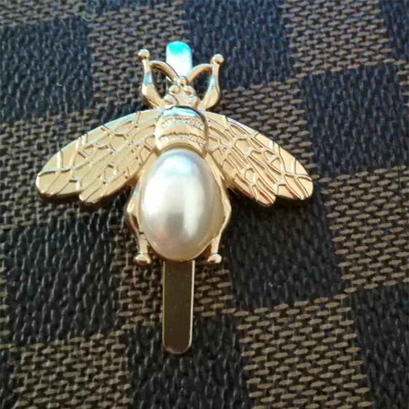 Luggage hardware accessories zinc alloy handbag lovely pearl bees decoration buckle bag Hardware accessories
Luggage hardware accessories zinc alloy handbag lovely pearl bees decoration buckle bag Hardware accessories
