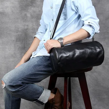 New Black leather men's shoulder bag retro Soft rub color men's bag top layer leather cylinder bag Messenger bag
New Black leather men's shoulder bag retro Soft rub color men's bag top layer leather cylinder bag Messenger bag