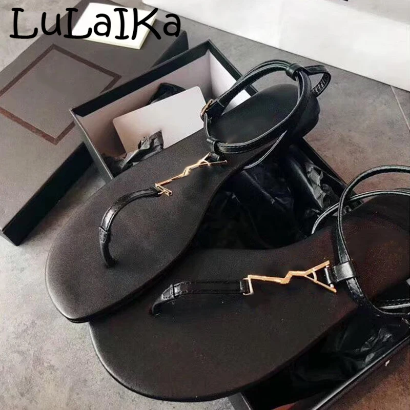 2019 New Summer Brand Woman Solid Color Shoes Sexy Shining Metal Decoration Buckle Comfortable Lady Indoor Outdoor Sandals
2019 New Summer Brand Woman Solid Color Shoes Sexy Shining Metal Decoration Buckle Comfortable Lady Indoor Outdoor Sandals