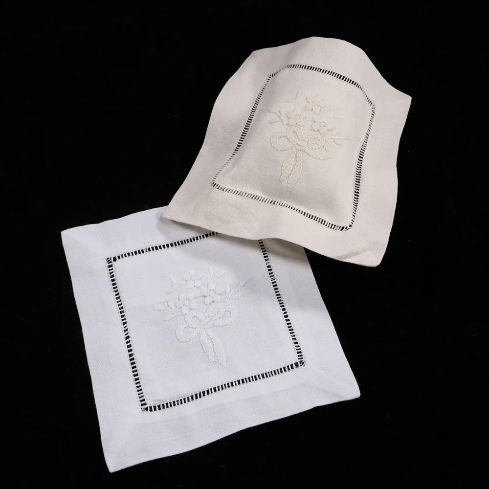 B013 : 12pcs Beige/White linen cotton hand embroidery Sachet 6x6 inches Ecru/White Lavender bags linen Cloth pouchs
B013 : 12pcs Beige/White linen cotton hand embroidery Sachet 6x6 inches Ecru/White Lavender bags linen Cloth pouchs