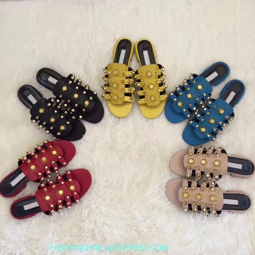 2019 Fashion Golden Studs Ladies Slip On Slippers Blue Smooth Leather Women Leather Straps Flat Sandals Summer Hot Dress Shoes
2019 Fashion Golden Studs Ladies Slip On Slippers Blue Smooth Leather Women Leather Straps Flat Sandals Summer Hot Dress Shoes