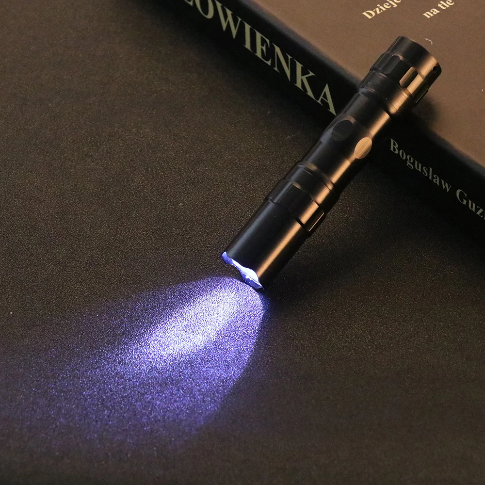 LED Portable Flashlight Small Penholder Outdoor Camping Flashlight Night Walking Lighting Car Maintenance Work Torch
LED Portable Flashlight Small Penholder Outdoor Camping Flashlight Night Walking Lighting Car Maintenance Work Torch