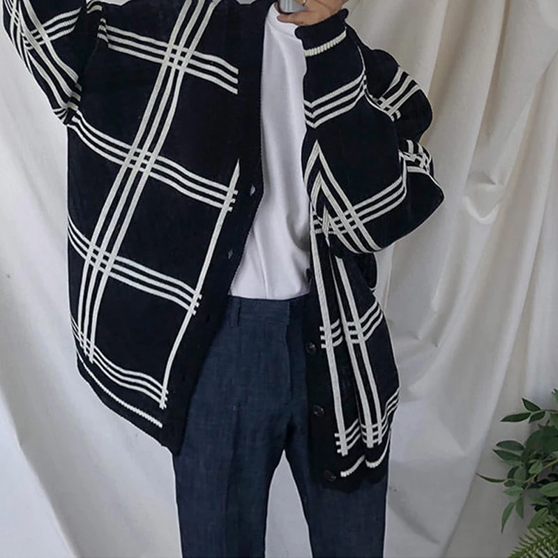 2018 Autumn And Winter Handsome Lattice Sweater Male Korean Thickening Cardigan Knitting Unlined Garment Loose casual coat
2018 Autumn And Winter Handsome Lattice Sweater Male Korean Thickening Cardigan Knitting Unlined Garment Loose casual coat