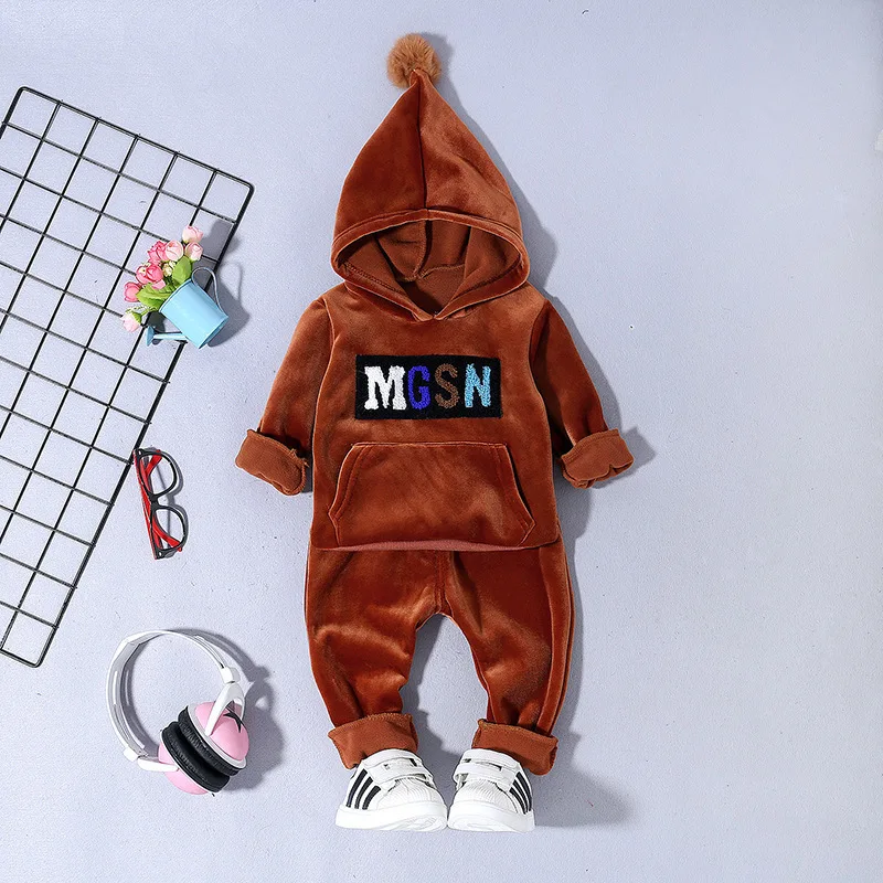Autumn Winter Baby Girls Boys Clothing Sets Kids Letter embroidery Hooded Thicken Velvet T Shirt Children's Sports Suits Clothes
Autumn Winter Baby Girls Boys Clothing Sets Kids Letter embroidery Hooded Thicken Velvet T Shirt Children's Sports Suits Clothes