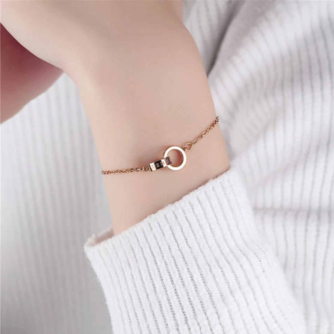 Double Round Bracelets Bangles For Women Roman Numerals Rose Gold Titanium Steel Woman Bracelet And Pulseras De Mujer
Double Round Bracelets Bangles For Women Roman Numerals Rose Gold Titanium Steel Woman Bracelet And Pulseras De Mujer