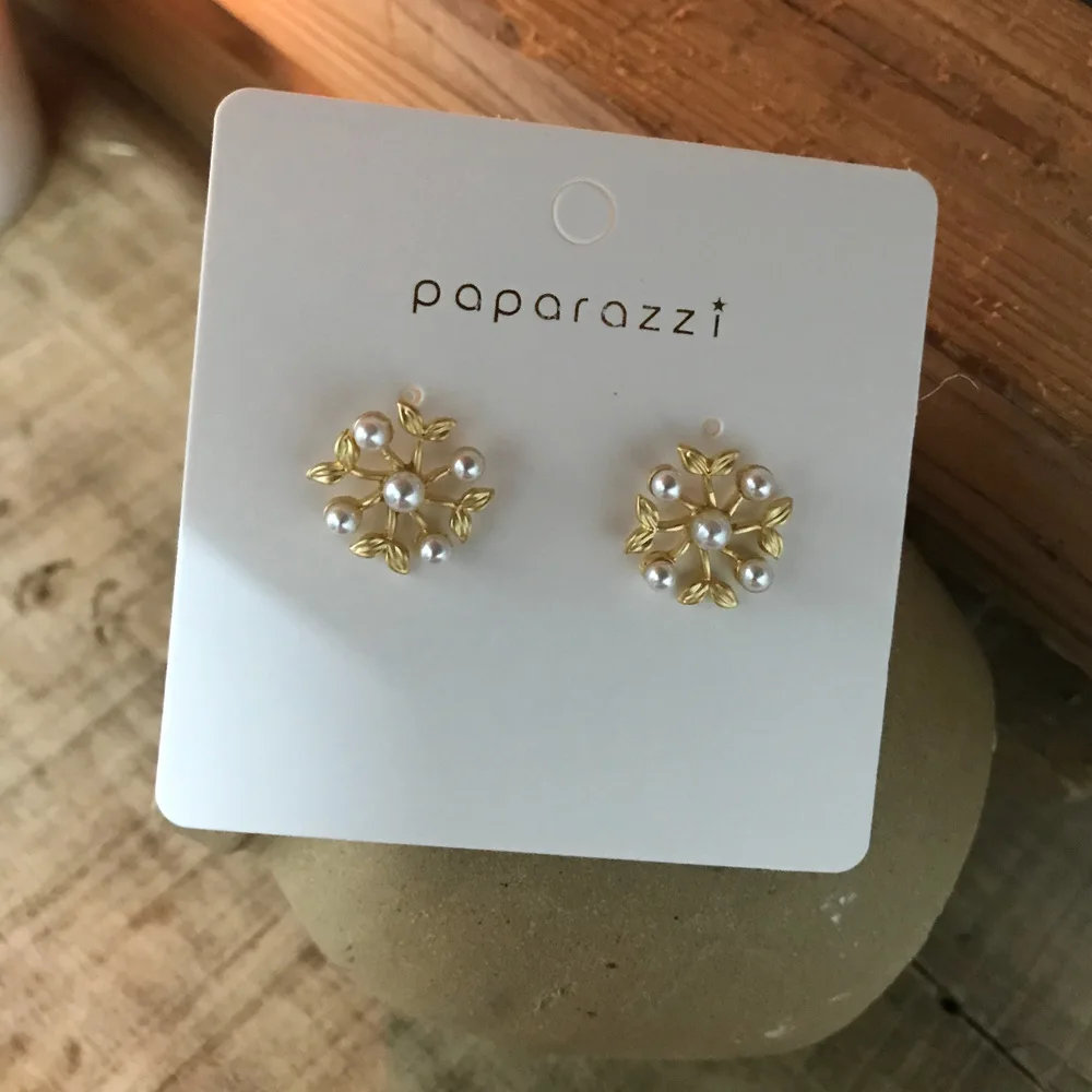 2019 Korea Bohemian Geometric Metallic Plant Flowers Small Pearl Temperament Elegant Leaves Small Stud Earring Girls Party Gifts
2019 Korea Bohemian Geometric Metallic Plant Flowers Small Pearl Temperament Elegant Leaves Small Stud Earring Girls Party Gifts