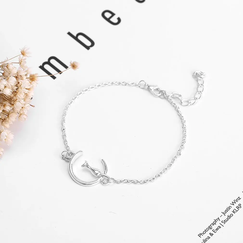 Simpe Exquisite Moon and Cat Fashin Pattern Stylish Bracelet Jewelry Elegant Shiny Women Bracelet Gift
Simpe Exquisite Moon and Cat Fashin Pattern Stylish Bracelet Jewelry Elegant Shiny Women Bracelet Gift