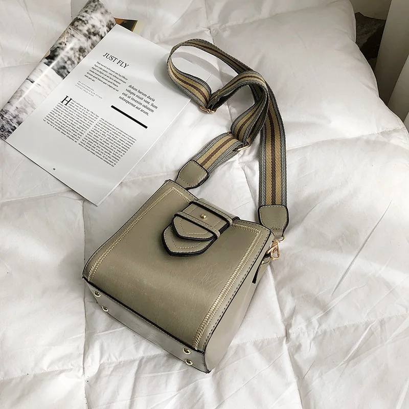 Famous Brand Luxury Designer 2019 Female Crossbody Bags For Women Leather Handbags Sac A Main Ladies Hand Shoulder Messenger Bag
Famous Brand Luxury Designer 2019 Female Crossbody Bags For Women Leather Handbags Sac A Main Ladies Hand Shoulder Messenger Bag