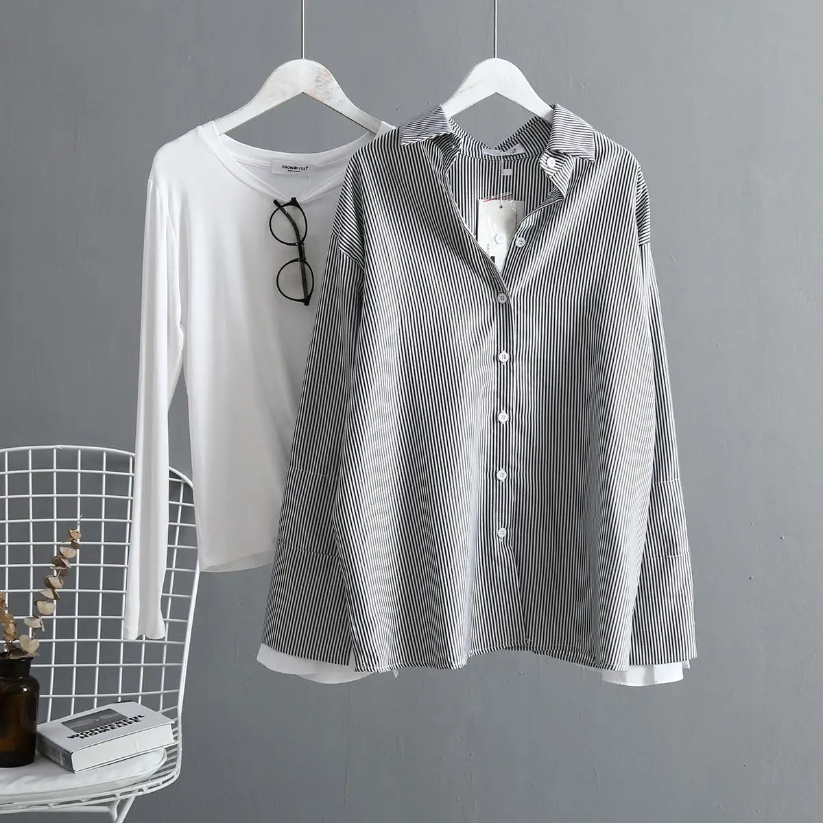 Korean Fashion Black Striped Shirt Women Double Flare Sleeve Vintage Shirt Spring Autumn Ladies Oversized Blouse chemise femme
Korean Fashion Black Striped Shirt Women Double Flare Sleeve Vintage Shirt Spring Autumn Ladies Oversized Blouse chemise femme