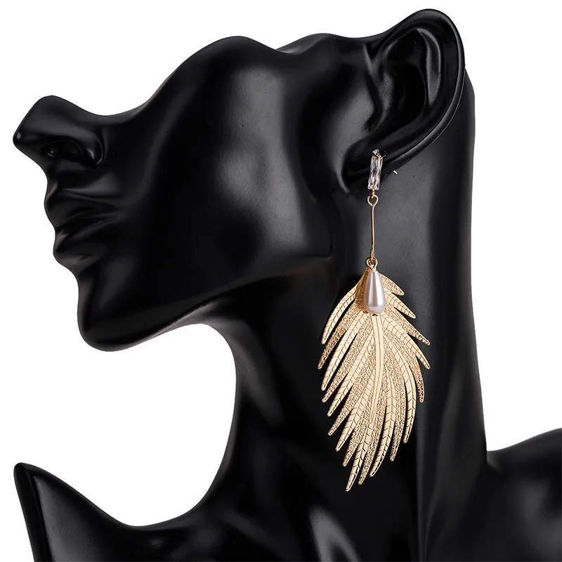 JOUVAL New Fashion Women Summer Long Dangle Earrings Feather Shape Simulated Pearl Pendant Boho Style Female Jewelry Bijioux
JOUVAL New Fashion Women Summer Long Dangle Earrings Feather Shape Simulated Pearl Pendant Boho Style Female Jewelry Bijioux