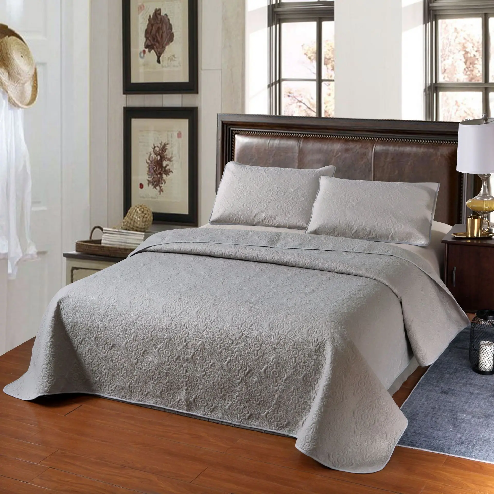 Solid Color Bedspread Pillowcase Set Floral Hollow Out Bedroom Decoration Super King Size Bed Cover quilting pieces bed quilt
Solid Color Bedspread Pillowcase Set Floral Hollow Out Bedroom Decoration Super King Size Bed Cover quilting pieces bed quilt