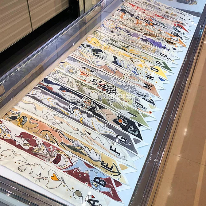 Luxury New 26 Letters Scarf Women Silk Scarf Bag Skinny Constellation Scarf 2019 New Design Print Fashion Head Brand Small Tie
Luxury New 26 Letters Scarf Women Silk Scarf Bag Skinny Constellation Scarf 2019 New Design Print Fashion Head Brand Small Tie