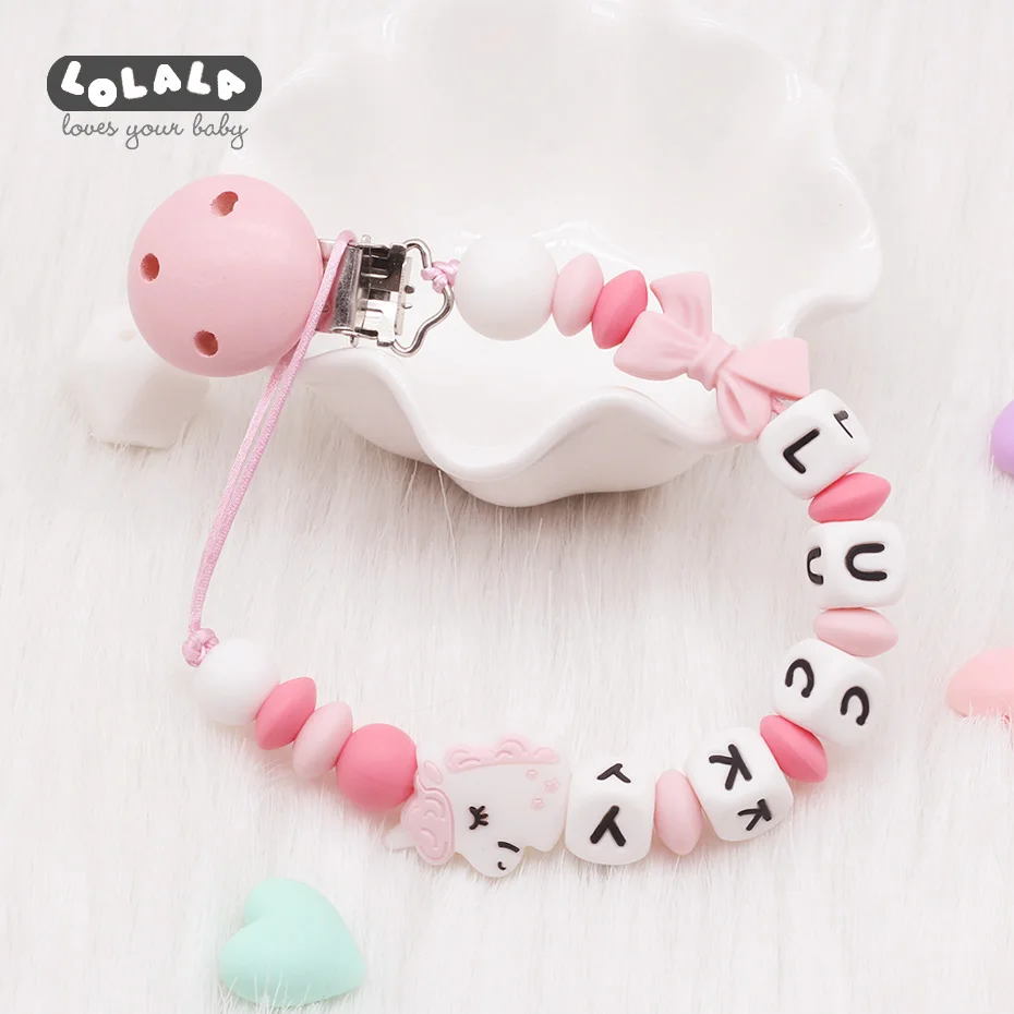 NEW DIY Silicone Baby Pacifier Clip Personalised Name Bow Pacifier Chain Baby Teething Soother Chew Toy Dummy Clips Shower Gift
NEW DIY Silicone Baby Pacifier Clip Personalised Name Bow Pacifier Chain Baby Teething Soother Chew Toy Dummy Clips Shower Gift