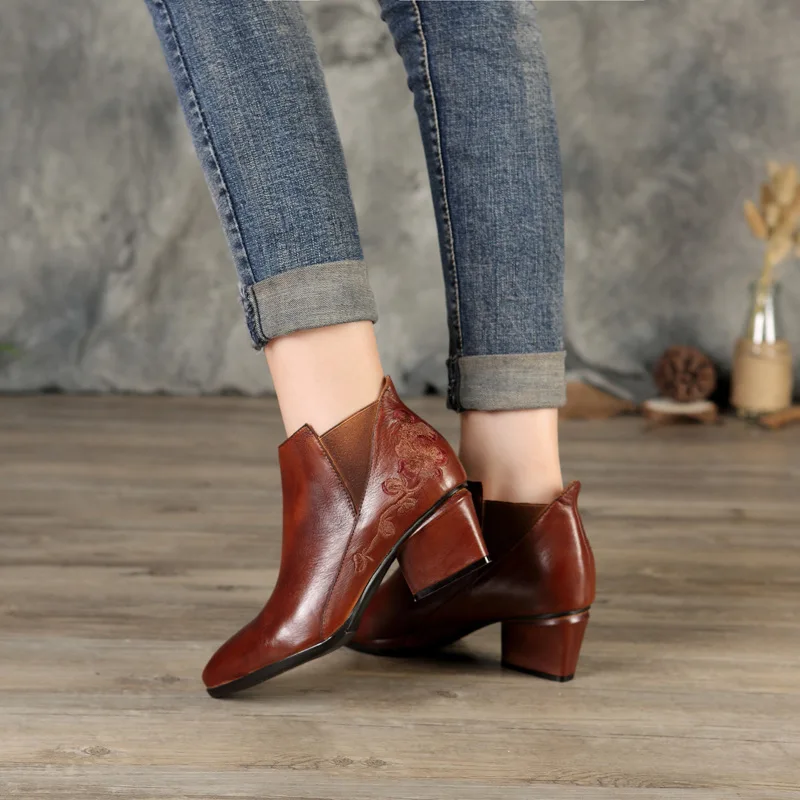 Europe 2018 Autumn Short Coarse Embroidered Sleeve Color Woman Single Women Winter Boots
Europe 2018 Autumn Short Coarse Embroidered Sleeve Color Woman Single Women Winter Boots