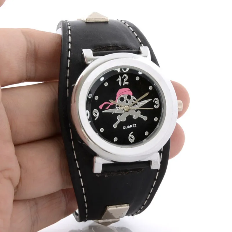 FAITHEASY Vintage Punk Style Bracelet Watch Men Roman Numerals Gear Faux Leather Band Wrist Watch Quartz Watch
FAITHEASY Vintage Punk Style Bracelet Watch Men Roman Numerals Gear Faux Leather Band Wrist Watch Quartz Watch