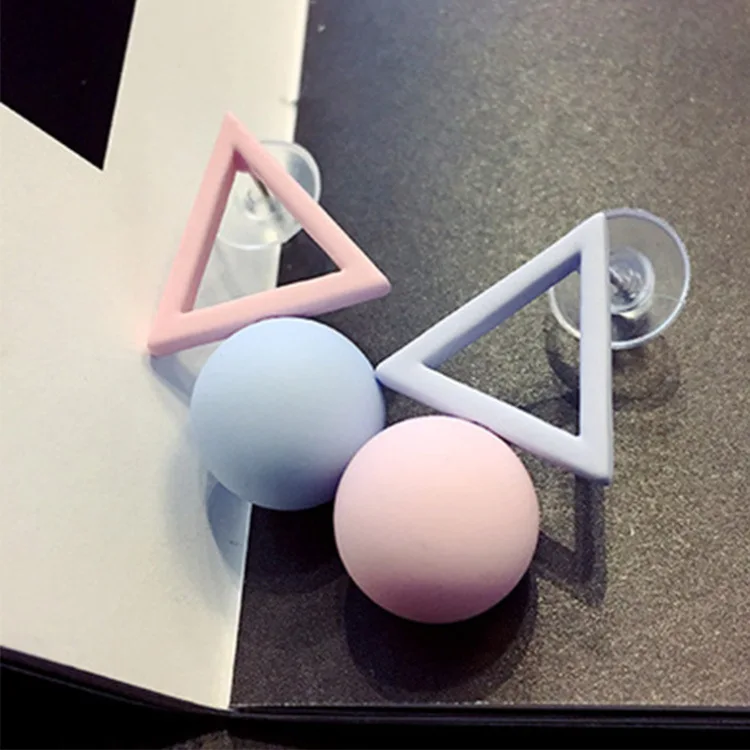 Round Hollow Ball Triangle Simple Asymmetric Geometric Earrings Korean fashion Women's Elegant Earrings Velvet Gift Jewelry NEW
Round Hollow Ball Triangle Simple Asymmetric Geometric Earrings Korean fashion Women's Elegant Earrings Velvet Gift Jewelry NEW