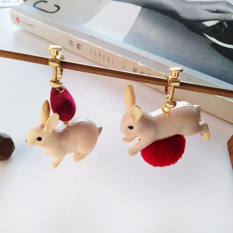 Japan And South Korea Funny 3D White Rabbit Asymmetric Earrings Animal Sweet And Lovely Rabbit Red Hair Ball Earring
Japan And South Korea Funny 3D White Rabbit Asymmetric Earrings Animal Sweet And Lovely Rabbit Red Hair Ball Earring