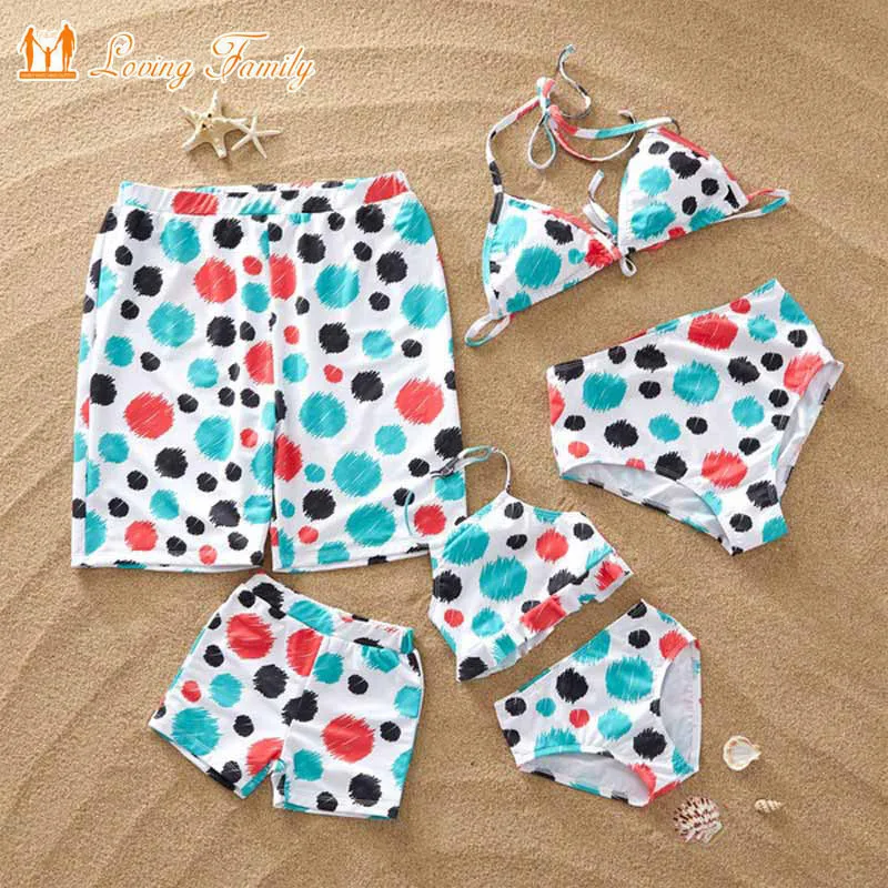 Dad Son Beach Shorts 2019 Mother Daughter Swimwear Women Girl Mommy And Me Bikini Set Summer Seaside Family Matching Swimsuits
Dad Son Beach Shorts 2019 Mother Daughter Swimwear Women Girl Mommy And Me Bikini Set Summer Seaside Family Matching Swimsuits