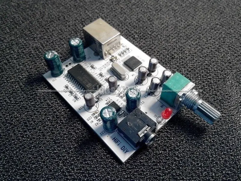 CM108 + TDA1305T + TDA1308 3.5mm Output USB Amp USB Sound Card DAC Decoder 5V
CM108 + TDA1305T + TDA1308 3.5mm Output USB Amp USB Sound Card DAC Decoder 5V