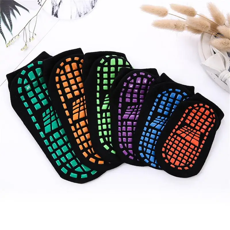 1 Pair Anti-slip Sport Pilates Ballet Socks for Adults Kids Cotton Breathable Socks Trampoline Socks
1 Pair Anti-slip Sport Pilates Ballet Socks for Adults Kids Cotton Breathable Socks Trampoline Socks