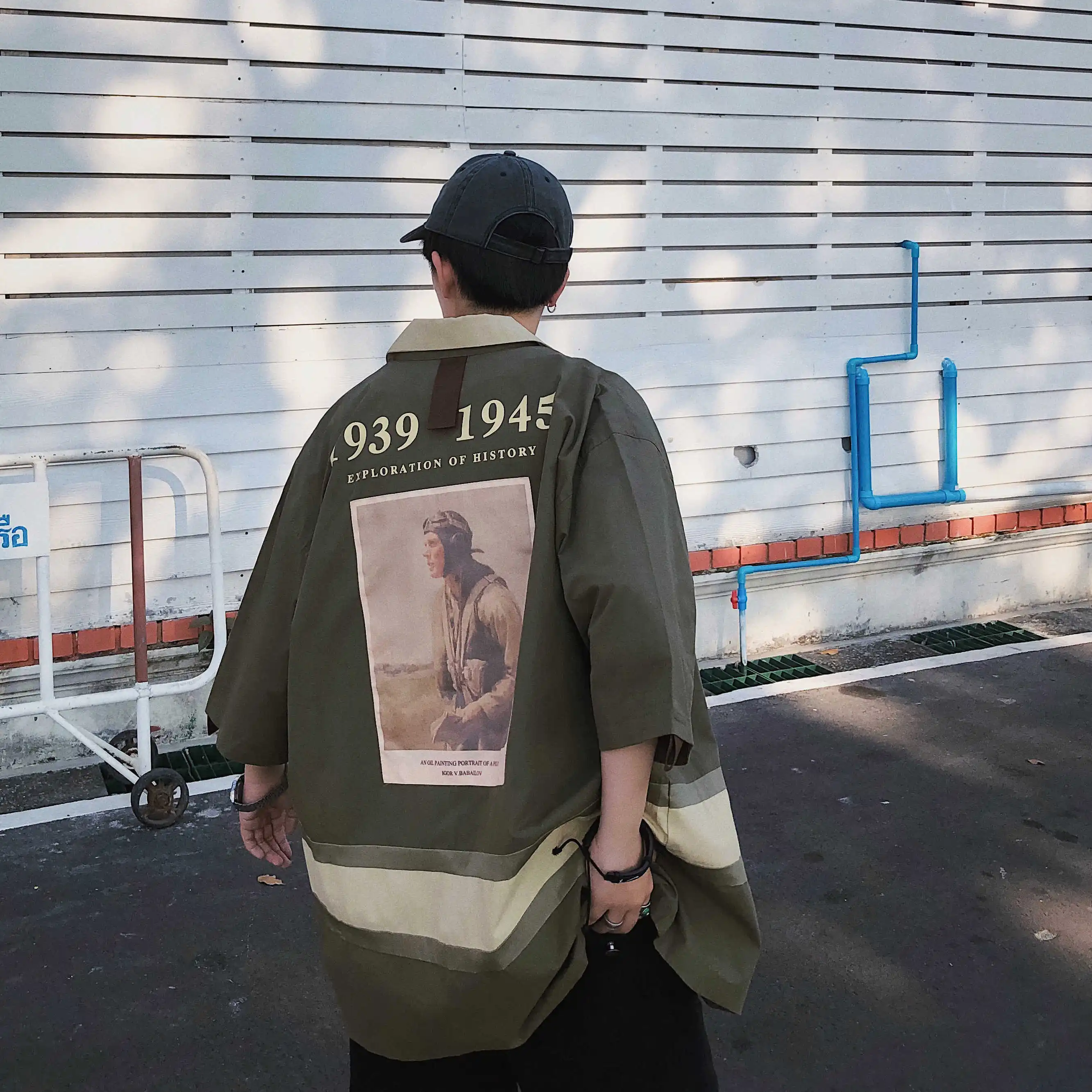 2019 Summer Men's Western Style Letter Printing Coats Short Sleeve Loose Shirt French Cuff Fashion Green/grey Color Shirts M-XL
2019 Summer Men's Western Style Letter Printing Coats Short Sleeve Loose Shirt French Cuff Fashion Green/grey Color Shirts M-XL