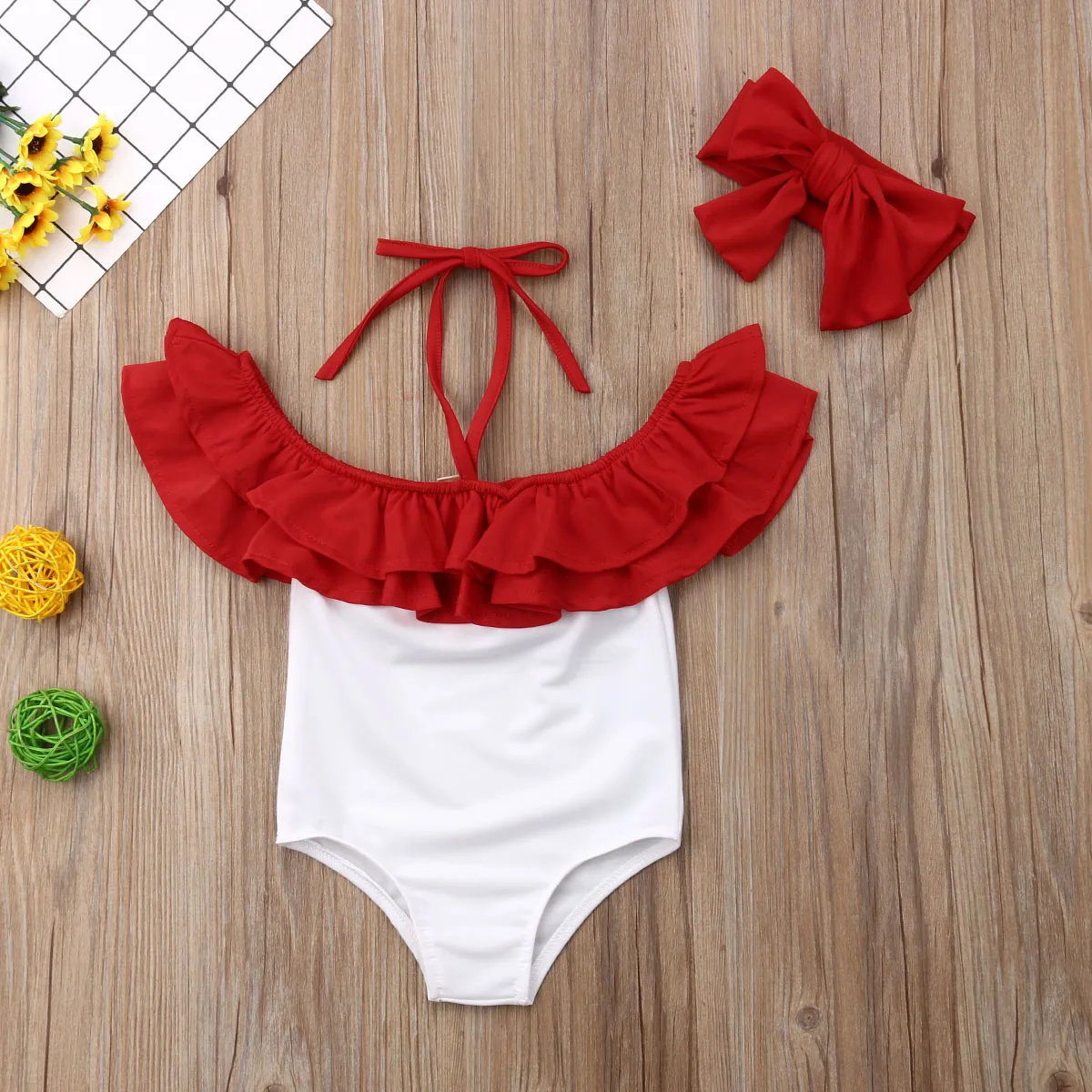 Fashion Girls Cold Shoulder Style Ruffled Collar One Piece off SHoulder Monokini Swimsuit With Headband For Toddler Girls
Fashion Girls Cold Shoulder Style Ruffled Collar One Piece off SHoulder Monokini Swimsuit With Headband For Toddler Girls