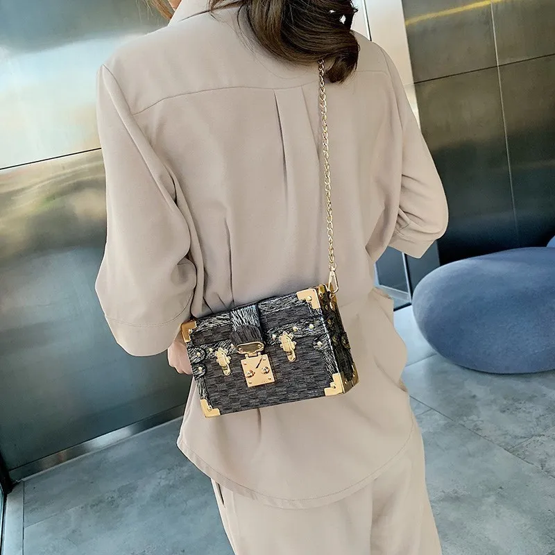 Vintage Small Women Box Bags 2019 New Quality Purses Fashion Square Evening Bag Luxury Handbags Women Bags Designer Sac A Main
Vintage Small Women Box Bags 2019 New Quality Purses Fashion Square Evening Bag Luxury Handbags Women Bags Designer Sac A Main
