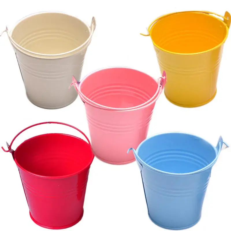 Top selling Potted home candy craft ornaments small iron barrel tinplate mini bucket for kitchen home accessories
Top selling Potted home candy craft ornaments small iron barrel tinplate mini bucket for kitchen home accessories