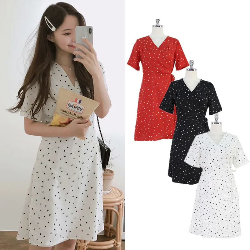 2019 Girl's love print one-piece V-neck dress waist slim Korean version of the chic ruffle A-line dress
2019 Girl's love print one-piece V-neck dress waist slim Korean version of the chic ruffle A-line dress
