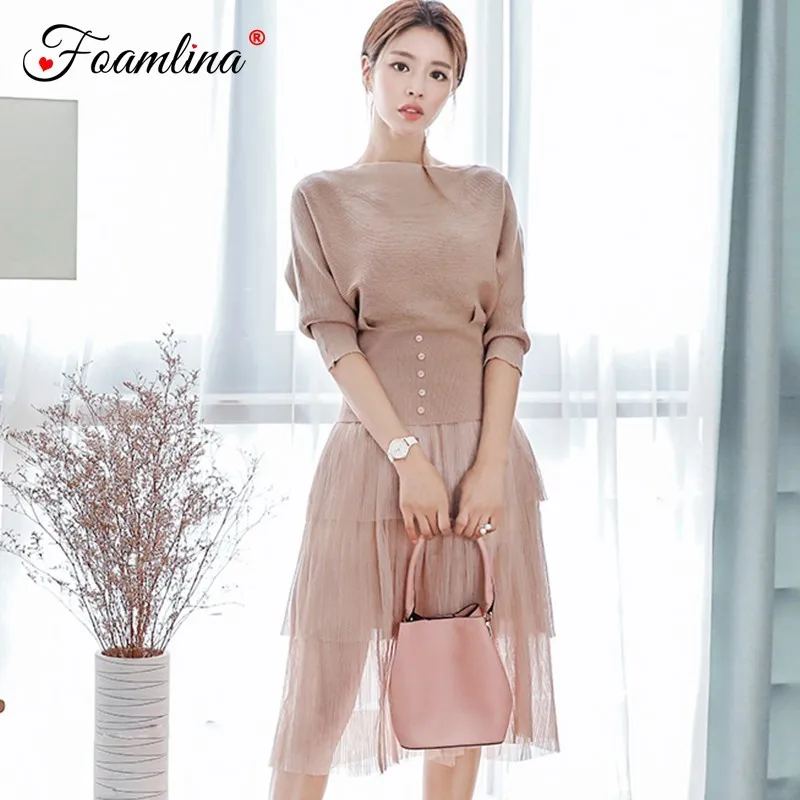 Foamlina Sweet Ladies Two Pieces Sets Batwing Sleeve Knitted Pullover Sweater Top + Multilayer Mesh Midi Skirt Women's Suits
Foamlina Sweet Ladies Two Pieces Sets Batwing Sleeve Knitted Pullover Sweater Top + Multilayer Mesh Midi Skirt Women's Suits