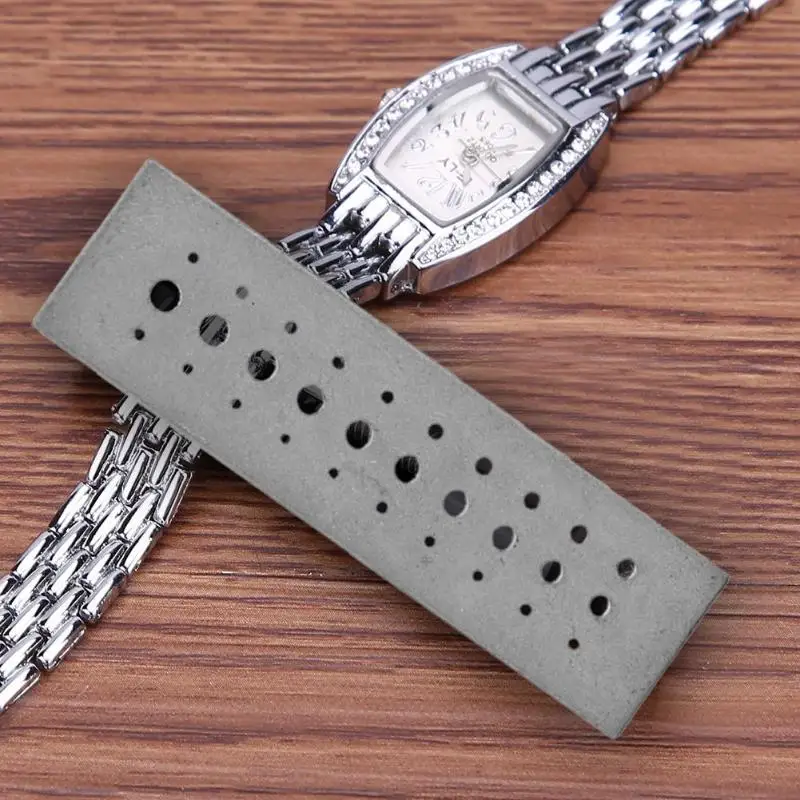 30 Holes Mini Rectangle Metal Double Side Riveting Tool Punch Block Watch Jewelers Repair Tool Watchmaker Accessories
30 Holes Mini Rectangle Metal Double Side Riveting Tool Punch Block Watch Jewelers Repair Tool Watchmaker Accessories