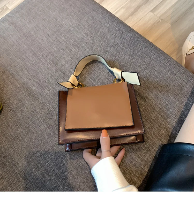Ins Super fire fairy 2019 new tidal Korean version of the girl hundred slant slant clashing hand-held small square bag
Ins Super fire fairy 2019 new tidal Korean version of the girl hundred slant slant clashing hand-held small square bag
