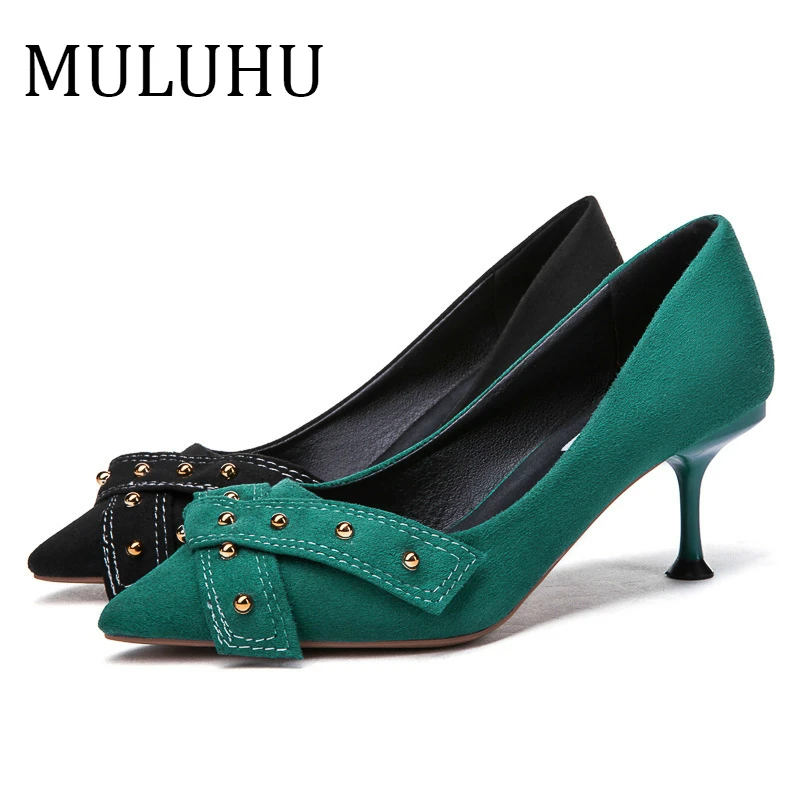 MULUHU Spring And Autumn Ladies High Heels Pointed Stiletto Fashion Women Shoes Wild Temperament Sexy Cross Rivets Wedding Shose
MULUHU Spring And Autumn Ladies High Heels Pointed Stiletto Fashion Women Shoes Wild Temperament Sexy Cross Rivets Wedding Shose