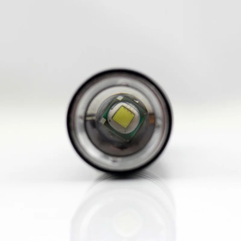LED Diving Flashlight Underwater Torch Battery Operated Super Bright Light Lamp
LED Diving Flashlight Underwater Torch Battery Operated Super Bright Light Lamp