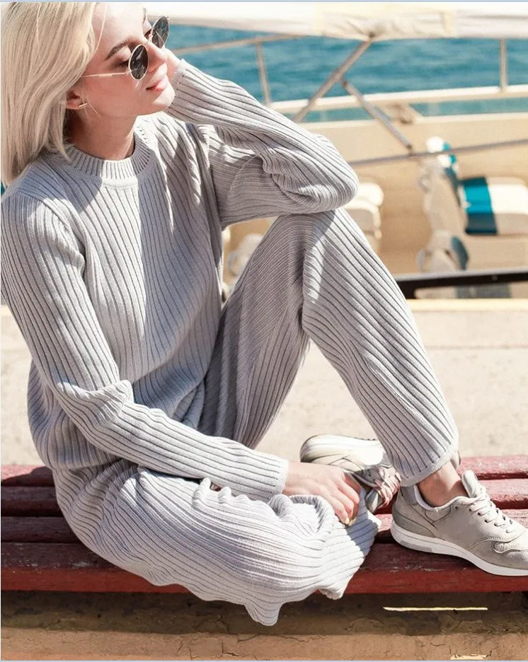 Winter Women Rib O Neck Slim Sweater Pullovers Fashoin Solid Loose Flare Pants Suit Set Casual 2 Piece Sets
Winter Women Rib O Neck Slim Sweater Pullovers Fashoin Solid Loose Flare Pants Suit Set Casual 2 Piece Sets