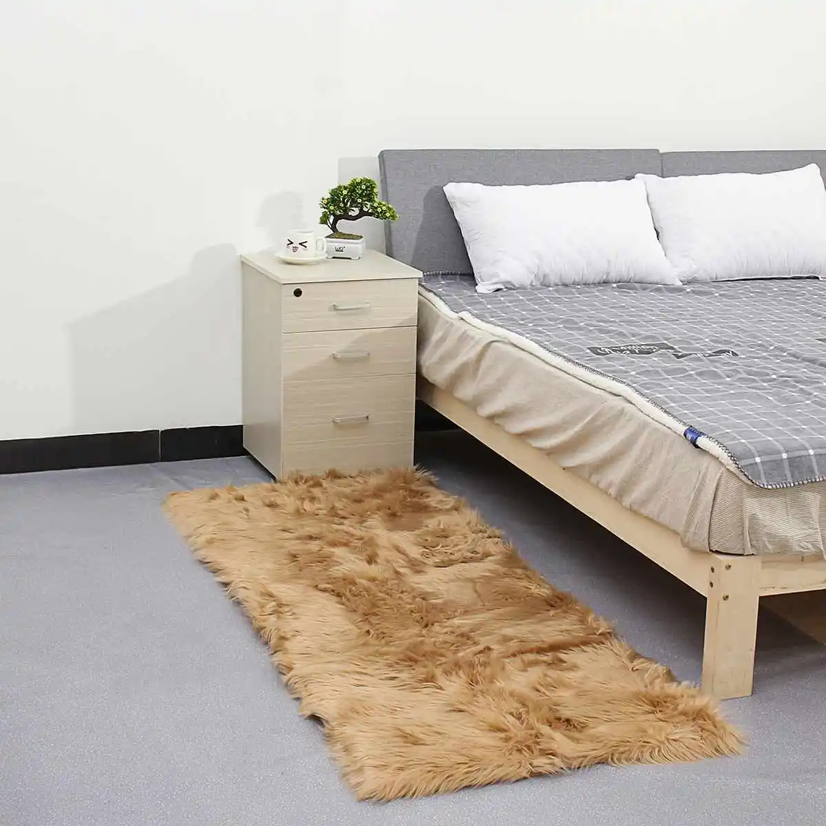 70*180CM Wool Imitation Sheepskin Rugs Faux Fur Non Slip Bedroom Shaggy Carpet Living Room Mats round rug Bedroom Faux Mat
70*180CM Wool Imitation Sheepskin Rugs Faux Fur Non Slip Bedroom Shaggy Carpet Living Room Mats round rug Bedroom Faux Mat