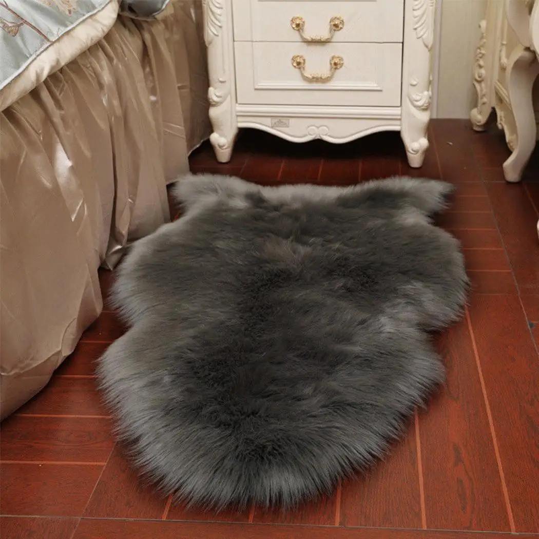 1pc Solid Bending Shape Carpet Floor Bedroom Fluffy Decor Suitable Home Living Room Bedroom 2019 Fashion 40 x 60cm Carpet
1pc Solid Bending Shape Carpet Floor Bedroom Fluffy Decor Suitable Home Living Room Bedroom 2019 Fashion 40 x 60cm Carpet