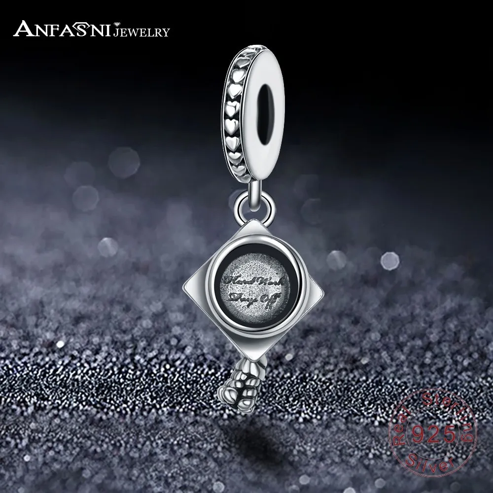ANFASNI Authentic 100% 925 Sterling Silver Graduation Cap Hanging Charms Fit Bangles Bangles Original Jewelry For Gift PSMB1199
ANFASNI Authentic 100% 925 Sterling Silver Graduation Cap Hanging Charms Fit Bangles Bangles Original Jewelry For Gift PSMB1199