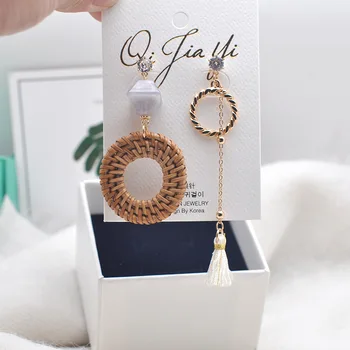 S925 Silver Needle Straw Plaited Article Weave Tassel Earrings Women Tassels Asymmetry Ear Line Eardrop Ear Nail Earing Boho
S925 Silver Needle Straw Plaited Article Weave Tassel Earrings Women Tassels Asymmetry Ear Line Eardrop Ear Nail Earing Boho