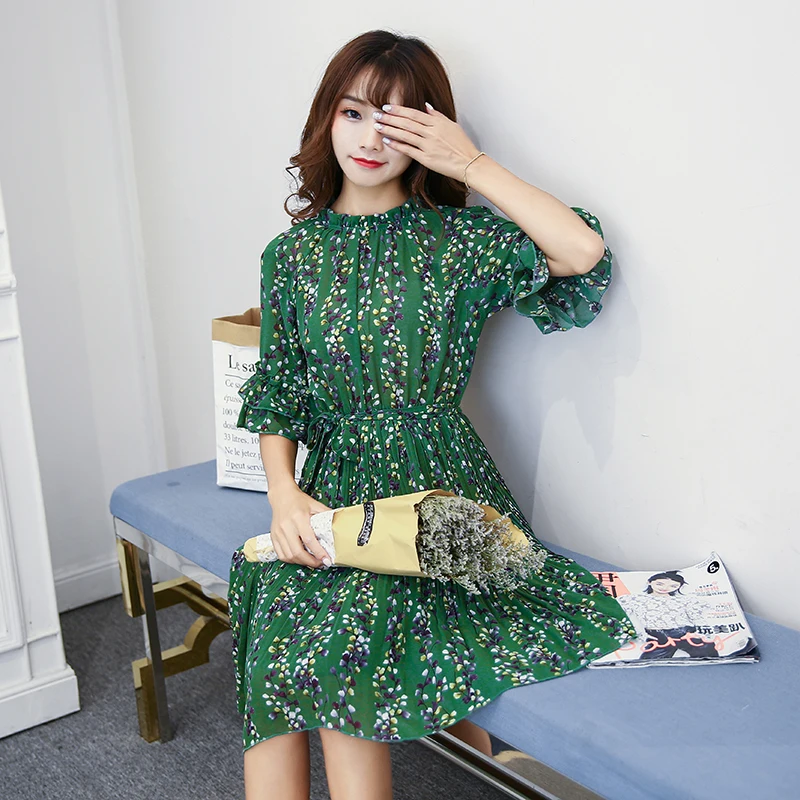Women Floral Print Dress Female Vintage Ruffled Neck A-Line Dress Ladies Flare Sleeve Oversized Mid-Calf Dresses Vestidos
Women Floral Print Dress Female Vintage Ruffled Neck A-Line Dress Ladies Flare Sleeve Oversized Mid-Calf Dresses Vestidos