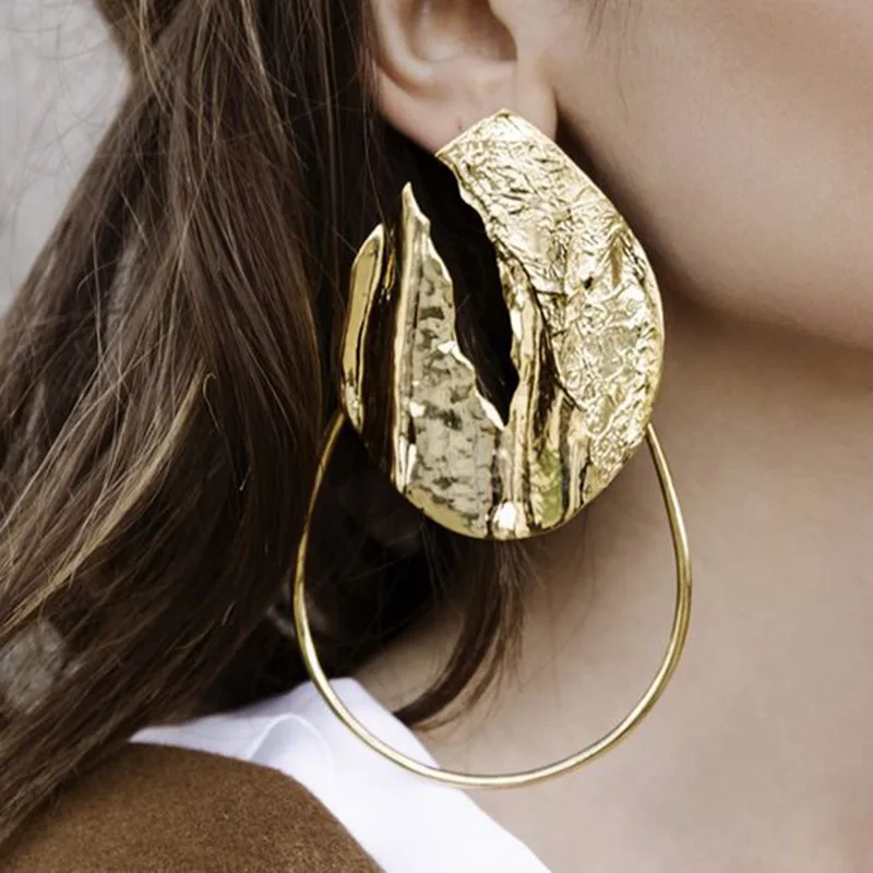 HONGYE New Design Exaggeration Big Gold Earrings Fashion Jewelry Dubai Long Drop Earrings for women Brincos 2018
HONGYE New Design Exaggeration Big Gold Earrings Fashion Jewelry Dubai Long Drop Earrings for women Brincos 2018