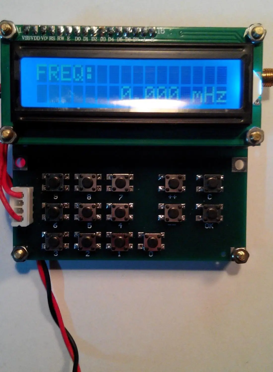 DYKB ADF4351 Signal source VFO Variable-Frequency Oscillator Signal generator 35mhz to 4000mhz Digital LCD display
DYKB ADF4351 Signal source VFO Variable-Frequency Oscillator Signal generator 35mhz to 4000mhz Digital LCD display