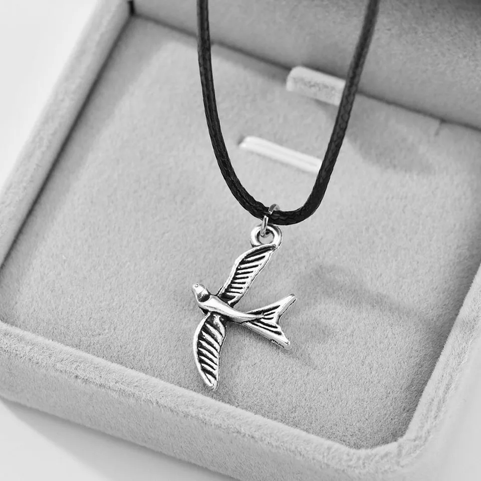 Latest Simple Swallow Modeling Women Necklace Rope Chain Good Quality Engagement Fashion Style Wonderful Necklace Jewelry
Latest Simple Swallow Modeling Women Necklace Rope Chain Good Quality Engagement Fashion Style Wonderful Necklace Jewelry