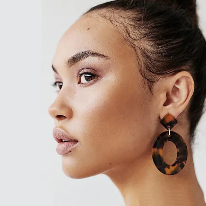 2019 Fashion Jewelry Acrylic Resin Oval Earrings For Women Geometry Big Circle Tortoiseshell Earrings Acetate Brincos M05
2019 Fashion Jewelry Acrylic Resin Oval Earrings For Women Geometry Big Circle Tortoiseshell Earrings Acetate Brincos M05