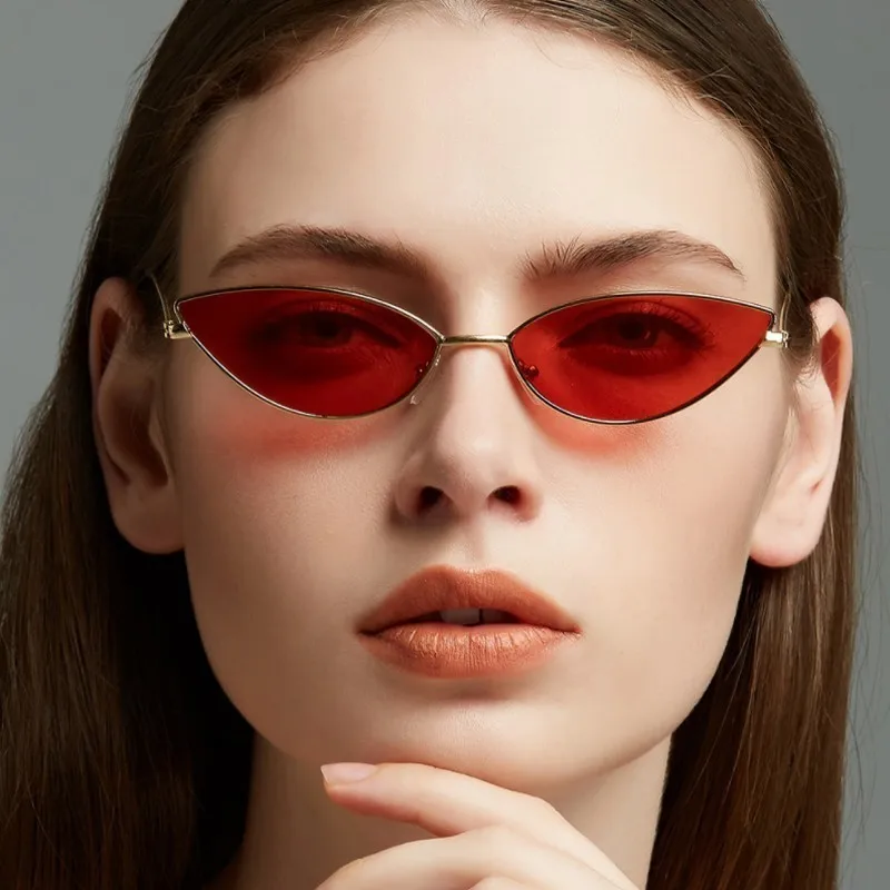 2019 Korean Small Cat Eye Sunglasses Trend Metal Frame Ocean Piece Sun glasses Steampunk Street decoration eyeglasses GD001
2019 Korean Small Cat Eye Sunglasses Trend Metal Frame Ocean Piece Sun glasses Steampunk Street decoration eyeglasses GD001