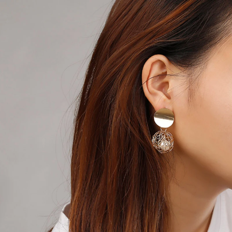 Fashion statement earrings ball Geometric earrings For Women Hanging Drop Earing modern Jewelry
Fashion statement earrings ball Geometric earrings For Women Hanging Drop Earing modern Jewelry