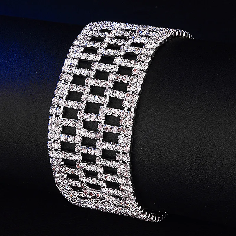 2019 New Hollow Crystal Copper Plated Bracelet for Woman Fashion Wild Charm Explosion Models Bride Bracelet Wedding Jewelry
2019 New Hollow Crystal Copper Plated Bracelet for Woman Fashion Wild Charm Explosion Models Bride Bracelet Wedding Jewelry
