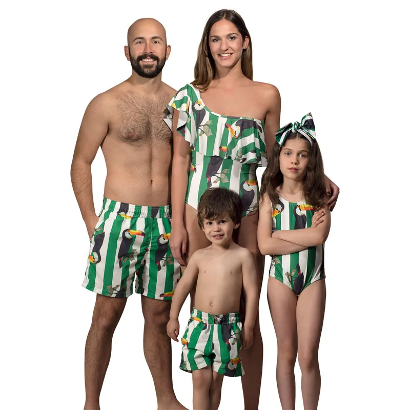 Striped Print Swimwear Men Boys Beach Shorts Parent-kids Bikini Fashion Family Matching Swimsuit Mom Girls One Piece Swimwear
Striped Print Swimwear Men Boys Beach Shorts Parent-kids Bikini Fashion Family Matching Swimsuit Mom Girls One Piece Swimwear