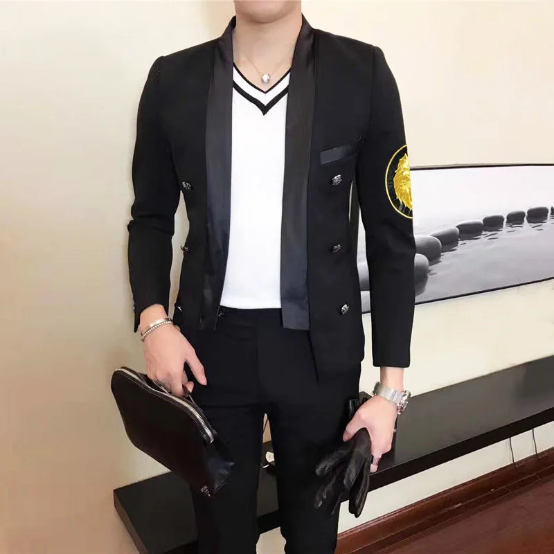 Small Suit 2019 Blazer Masculino Embroidery Badge Self-cultivation Man's Suit Show Male Model Master Clothes Blazer Hombre
Small Suit 2019 Blazer Masculino Embroidery Badge Self-cultivation Man's Suit Show Male Model Master Clothes Blazer Hombre