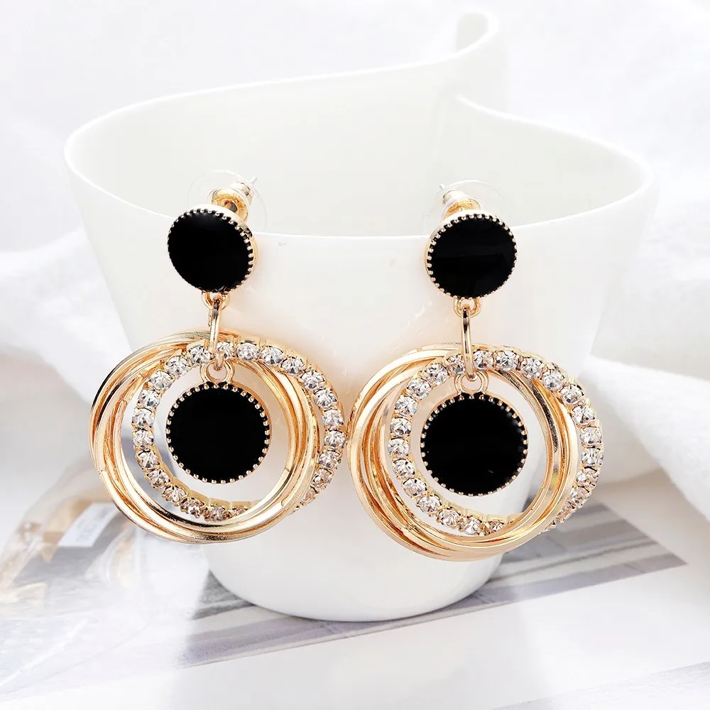 Korea Star Round Metal Circles Drop Earrings for Women 2019 Fashion Crystal Earring Silver Needles Jewelry Brincos Gift
Korea Star Round Metal Circles Drop Earrings for Women 2019 Fashion Crystal Earring Silver Needles Jewelry Brincos Gift